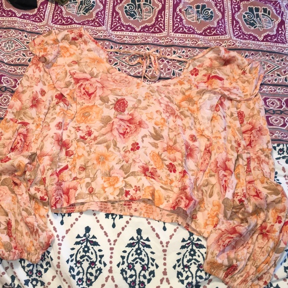 Floral cropped long sleeve top - Picture 1 of 4